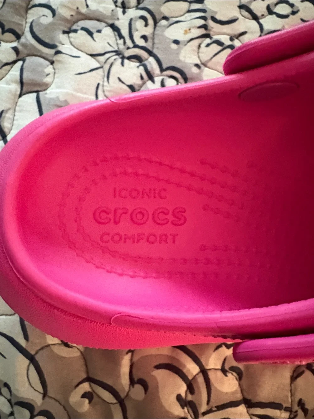 Size 7, women’s five men, hot pink CROCS classic crush clogs platform